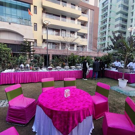 Gazebo Inn & Suites Medanta Gurgaon Exteriör bild