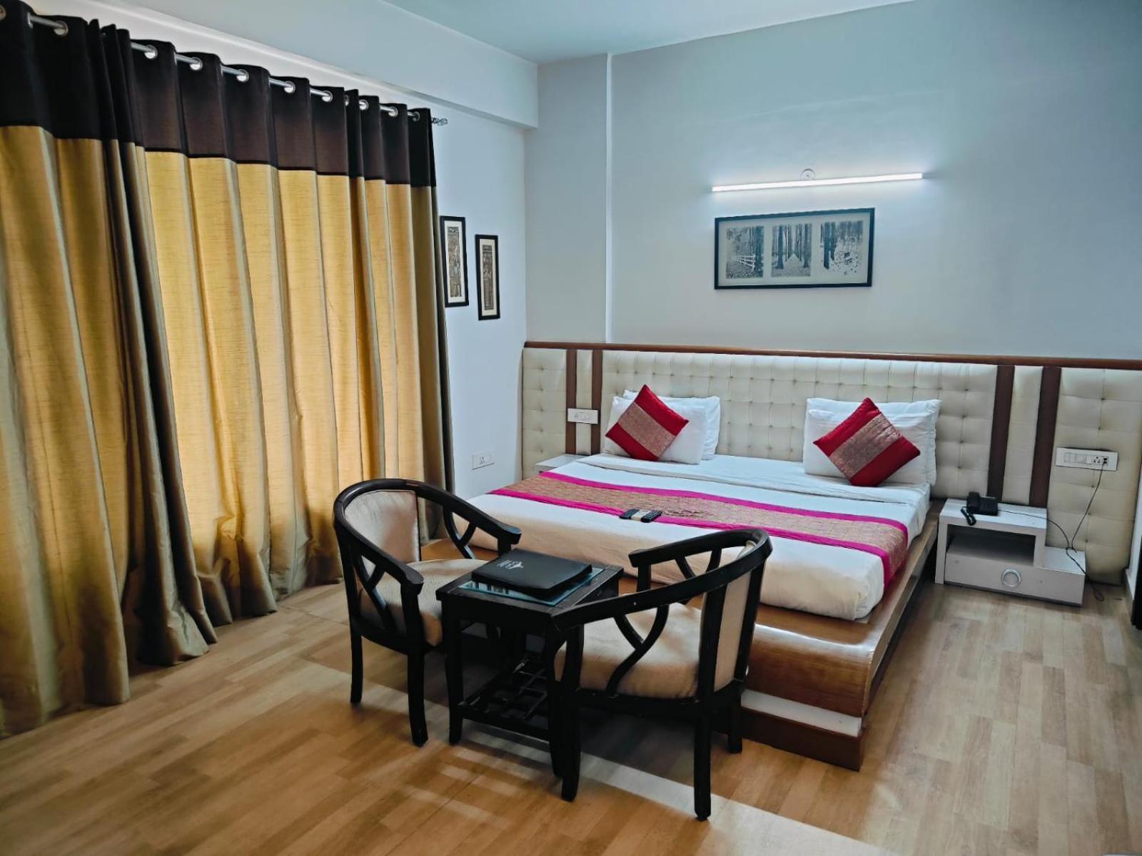 Gazebo Inn & Suites Medanta Gurgaon Exteriör bild