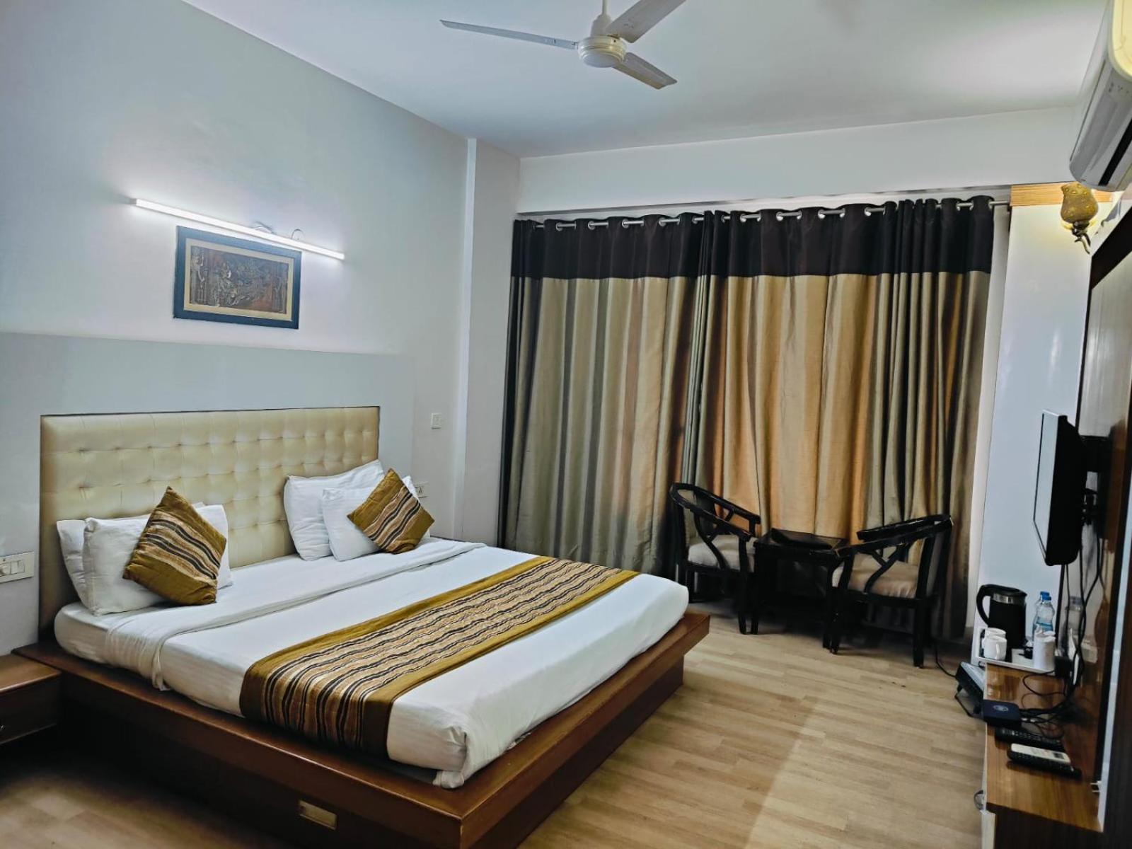 Gazebo Inn & Suites Medanta Gurgaon Exteriör bild