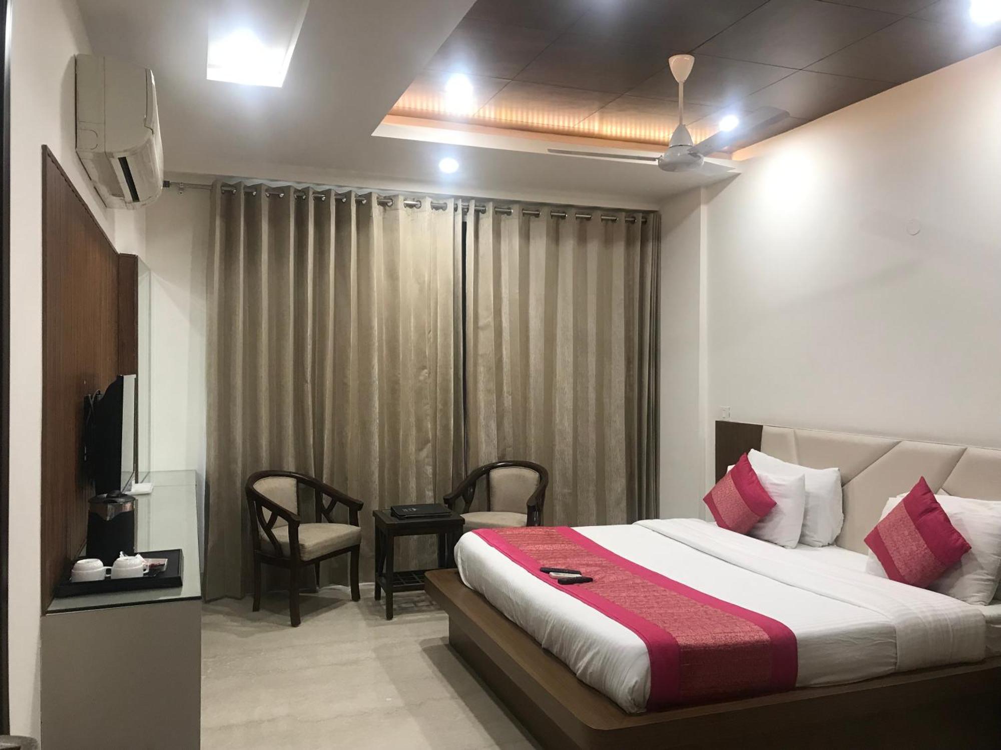 Gazebo Inn & Suites Medanta Gurgaon Exteriör bild