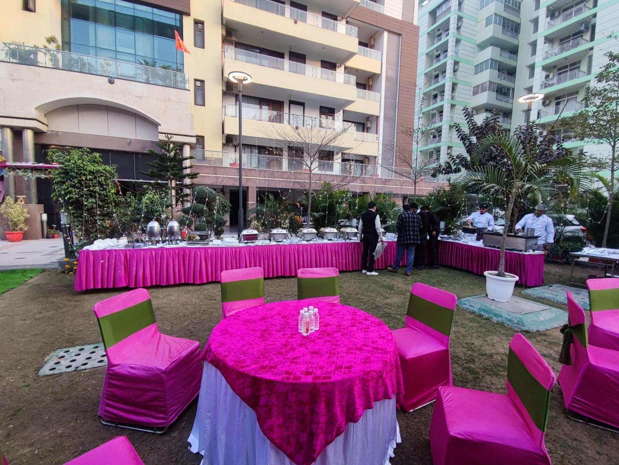 Gazebo Inn & Suites Medanta Gurgaon Exteriör bild
