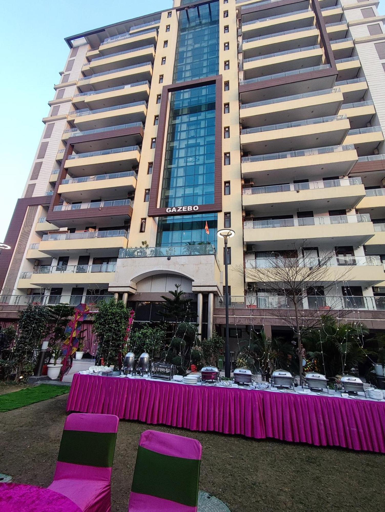 Gazebo Inn & Suites Medanta Gurgaon Exteriör bild