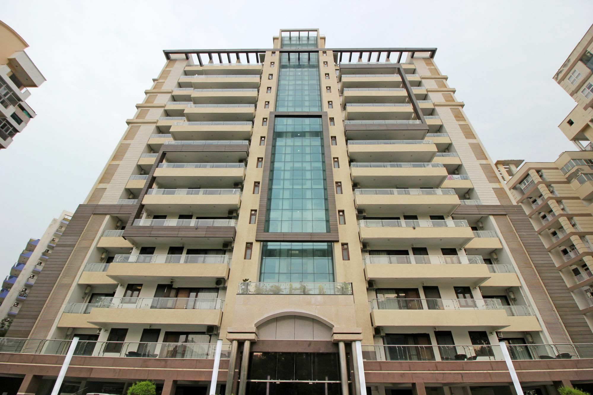 Gazebo Inn & Suites Medanta Gurgaon Exteriör bild